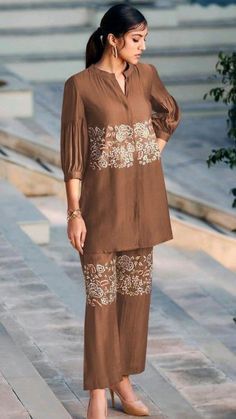 Style Outfits Summer, Summer Vibes Aesthetic, Studio Mumbai, Aesthetic Summer Outfits, Stylish Kurtis Design, Summer Outfits For Women, Designer Aesthetic, Lace Dress Design, Designer Studio