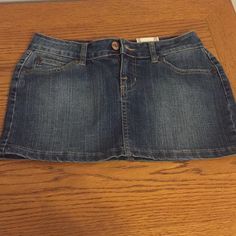 Arizona Jean Mini Skirt, Nwt. Size 3 Medium Wash Tight-fitting Mini Denim Skirt, Non-stretch Short Denim Skirt, Cheap Non-stretch Mini Denim Skirt, Cheap Non-stretch Denim Skirt With Pockets, Non-stretch Denim Blue Short Skirt, Jean Mini Skirts, Arizona Jeans, Jean Skirt, Arizona