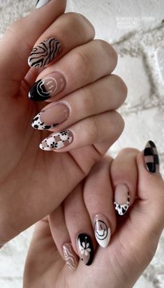 Perfect Manicure, Grunge Nails, Pretty Nail Art Designs, Spooktacular Halloween, Cute Gel Nails, Nails Only, Halloween Nail Designs, Short Acrylic Nails Designs, Halloween Nail