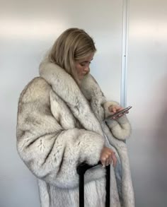 Josefine H J, Fox Fur Coat, Mode Vintage, Up Girl, Fox Fur, Fashion Killa, Look Fashion, Autumn Winter Fashion