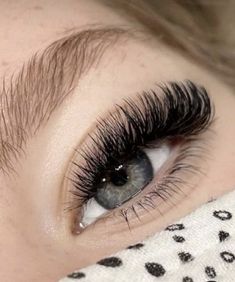 Lash Tech Tips, Mega Volume Eyelash Extensions, Extension Inspiration, Volume Russe, Evening Eye Makeup, Lash Extentions, Lash Designer