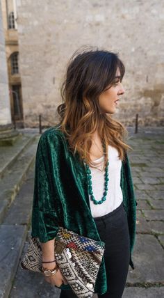 Look Kimono, Winter Kimono, Look Boho Chic, Moda Hippie, Kimono Outfit, Mode Kimono, Velvet Kimono, Sewing Clothes Women, Diy Vetement