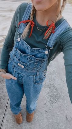 Overalls Outfit Corduroy, Overalls And Uggs Outfit, Overalls With Hoodie Outfit, Fun Overalls Outfit, Dungarees Outfit Autumn, Costumes With Overalls Halloween, Christmas Overalls Outfit, Granola Girl Overalls Outfit, Overall With Sweater Outfit