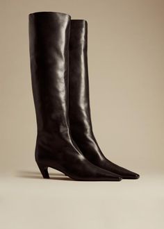 Everyday Boots, Boots Square Toe, Snake Leather, Knee High Leather Boots, Mode Inspo, Winter Shoes, Manolo Blahnik, Cute Shoes