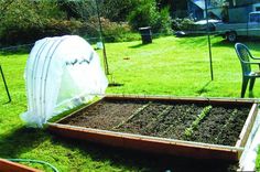 an open and closed garden with the words how to build a hoop house that clips open & closed