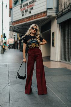 How To Style Red With Farfetch | High End Hippie Red Pants Outfit, Camisa Rock, Wide Leg Pants Outfit, Total Girl, Looks Jeans, Outfits Edgy, Trouser Outfits, Red Pants