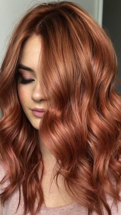 Sophisticated 39 Copper Hair Color Ideas Ideas for Vintage Copper Pin Curls 👑 Rose Gold Copper Hair, Gold Copper Hair, Copper Lob, Copper Pixie, Copper Blonde Balayage, Light Copper Hair, Copper Curls, Copper Hair Color Ideas, Copper Balayage