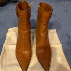 There In Good Condition Slightly Worn 75 Which Is 4” Heel Works With Most Anything From Pants To Dresses Bakery Decor, Sergio Rossi Shoes, Rossi Shoes, Sergio Rossi, Shoes Heels Boots, Color Orange, Shoes Women Heels, Heeled Boots, Shoes Heels