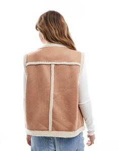 Abrigos y chaquetas de ASOS DESIGN Para tus capas de entretiempo Cuello de pico Parte delantera sin cierres Ribetes de borreguito Bolsillos laterales Corte estándar Faux Suede Vest, Suede Vest, Tan Woman, Faux Suede, Coats For Women, Must Haves, Layering, Online Shopping, Asos