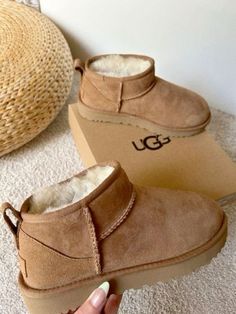 #uggs #shoes #fall Stile Blair Waldorf, Ugg Classic Ultra Mini, Gilmore Girl