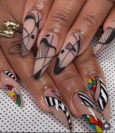 Black Pointed Nails Design, Afrocentric Nail Art, Pointed Nails Design, Black Pointed Nails, Nail Art Designs Black, Pointed Nail Designs, Lavish Nails, Complex Art, Art Deco Nails