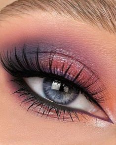 #makeup for brown eyes #simple eye makeup #makeup tips for beginners #makeup tips #makeup tutorial #nude makeup #face framing layers #makeup ideas #makeup looks #makeup #beauty makeup #bored panda coin #bored panda #trucco estivo #trucco elegante #trucco elegante occhi marroni #trucco matrimonio invitata #summer glow up #date night beauty #summer holiday hairstyles #prom makeup #chin length hair #shaggy short hair #black noir #short shag haircuts #make up pinsel #pickel ausdrücken video Eye Makeup Bright, European Makeup, Eyeshadow Colorful, Teal Eyeshadow, Maquillage On Fleek, Eye Makeup Images, Eye Makeup Eyeshadow, Bright Eye Makeup, Awesome Makeup