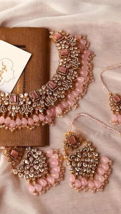 Pakistani Jewellery Set, Indian Bride Jewelry Set, Indian Bridal Jewelry Sets Brides, Desi Wedding Jewelry, Jewellery Sets Bridal, Pakistani Bangles, Desi Jewellery, Desi Jewelry, Wedding Jewellery Designs