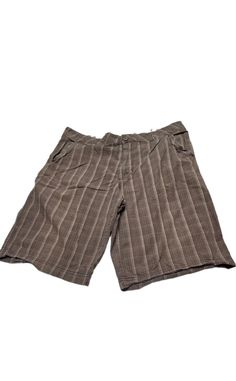 VINTAGE OP Ocean Pacific Shorts Mens Size 36 Brown Plaid Surfer Beach Flat Front shorts. Front slant pockets Buttoned welt back pockets Waist 36" From waist to hem 22.5" Inseam 12" Rise 12" Opening leg 12" There are no rips, tears or stains. In excellent preowned condition. Comes from smoke free home Vintage Brown Cotton Shorts, Vintage Bermuda Bottoms With Pockets, Vintage Cotton Cargo Shorts For Summer, Brown Cotton Cargo Shorts For Summer, Brown Cargo Shorts For Summer, Brown Summer Cargo Shorts, Summer Brown Cargo Shorts, Summer Brown Bottoms With Hip Pockets, Retro Bottoms With Pockets For Vacation