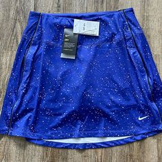 Nike Golf Dri Fit Womens Skirt Size: Small With Pockets Color: Blue Polka Dot Splatter Sku: Cu9330-430 Condition: New With Tags Nike Blue Skort For Spring, Nike Skirts, Fit Womens, Blue Polka Dots, Nike Golf, Dri Fit, New Color, Nike Women, Polka Dot