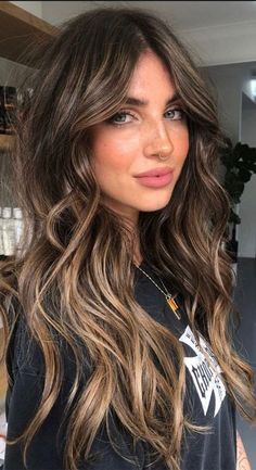 Brown Hair Trends, Honey Brown Hair, Brunette Balayage, Hairdos For Curly Hair, Summer Hair Color For Brunettes, Ombre Hair Color, Hair Stylist Life, Haircuts For Long Hair, Summer Hair Color