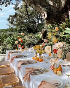 Wedding • Instagram Lemon Table Setting Wedding, Tuscany Wedding Table Decor, Fruit Table Scape, Engagement Party Brunch, Small Engagement Party, Lunch Table Settings, 21 Diner, Wedding Content, Fruit Wedding