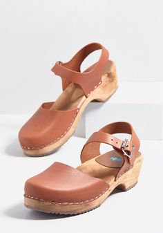 Sodermalm Saunter Leather Clog | ModCloth Bastad Clogs, Mia Clogs, Flowy Fashion, Swedish Clogs, Leather Clog, Clogs And Mules, Closet Update, Vintage Shopping, Chic Shoes