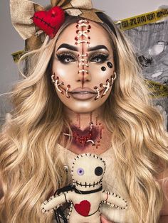 mais uma inspiração de maquiagem de halloween Creepy Doll Halloween Costume, Voodoo Doll Makeup, Beautiful Halloween Makeup, Creative Halloween Makeup, Holloween Makeup, Monster Makeup, Scared Me, Cute Halloween Makeup