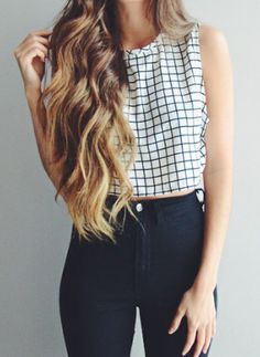 cropped grid top Mode Shoes, Hipster Outfits, Bohol, Cooler Look, Mode Inspiration, Coco Chanel, Outfits Casuales, Passion For Fashion, Long Hair