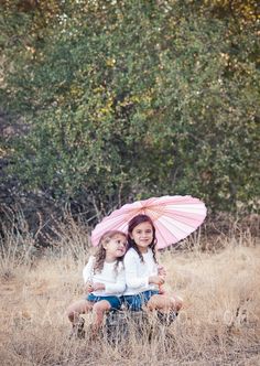 Big Sister Pictures, Sibling Pictures, Sister Photography, Sister Poses, Sibling Photography, Sister Pictures, Sisters Photoshoot, Sister Photos, Photographs Ideas