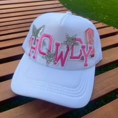 Pink And White Howdy Trucker Hat. Smoke-Free Pet Free. Amazing. Quality And Embellishments Reasonable Offers Accepted Cute Trucker Hats With Patches, Trucker Hat Designs With Patches, Trucker Hats With Patches, Truckers Hats, Trucker Hat Designs, Trendy Trucker Hats, Artsy Chic, Funny Trucker Hat, Upcycled Accessories