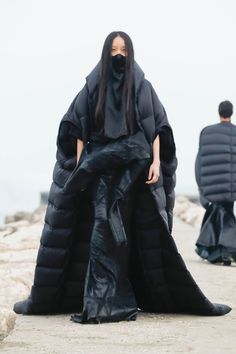 Avant Apocalypse, Subversive Fashion, Rick Owens Menswear, Rick Owens Women, Anti Fashion, Fashion Show Images, Live Fashion, Magazine Photography