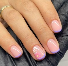 35 Adorable Short Spring Nail Ideas - Lauren Erro Gel Short Nail Designs, Gradient French Tip, Ideas For Short Nails, Spring Nail Ideas, French Tip Nail Art, Short Gel Nails, Subtle Nails