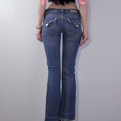 Low Rise Bootcut Jeans Outfits, 2000 Jeans, 2000s Fashion Inspiration, Trashy Outfits, Casual Grunge, Low Rise Bootcut Jeans, Black Costume, Vintage Casual