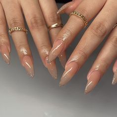 Reflective Almond Nails, Gel X Stiletto Nails, Coffin And Stiletto Nails Together, Medium Stiletto Acrylic Nails, Neutral Stiletto Nails, Simple Gel X Nails, Stiletto Nails Medium, Stiletto Nails Designs Classy, Simple Classy Nails