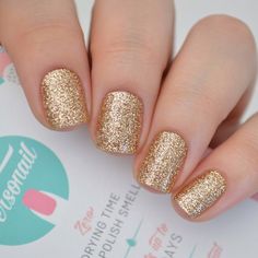 Did someone say champagne?! We love any reason to celebrate and these Champagne Glitter nail wraps work for just about any occasion! Girly, glittery, and drop-dead gorgeous, anybody wearing this design is sure to be the life and soul of the party. Already have this look? Show us your nails #personail_champagneglitter   Each Personail pack includes: For Adult Sizes ✨ 16 Nail Polish Wraps of 8 different sizes ✨ 1x Disposable Mini Nail File ✨ 1x Orange Stick to push your cuticles back 1. Buff Start Gold Glitter Nail Polish, Buff Nails, Pink Glitter Nails, Gold Glitter Nails, Orange Stick, Glamorous Nails, Glitter Nail Polish, Metallic Nails, Glitter Nail