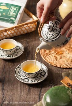 Đồ uống đơn giản gần gũi với người việt nam Tea Commercial Photography, Tea Photography Styling, Tea Photography Ideas, Tea Food Photography, Tea Product Photography, Tea Lifestyle, Vietnamese Tea, Photography Tea, Korean Tea