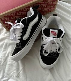 Khu Skool Vans Outfits, Shoe Ideas For School, Shoes For School, New Vans, Cute Nike Shoes