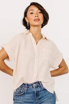 Get our basic Hammond Short Sleeve Top in a solid natural color. The textured material and cute button up style are a must have! Short Sleeve Cardigan Outfit, Split Blouse, Button Up Style, Shoes Outfit Fashion, Baltic Born, Shoes Outfit, Shirt Cuff, Cardigan Outfits, Short Sleeve Cardigan