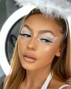 White Makeup Halloween, Angel Makeup Looks Halloween, Angel Halloween Makeup, Devil Makeup, Angel Halloween Costumes, Holloween Makeup, Angel Makeup, Cute Halloween Makeup, Angel Energy