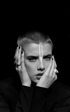 accessories St Marks Place, Agyness Deyn, Alasdair Mclellan, Saint Mark, Bald Women, V Magazine, Very Short Hair, Shaved Head, Brown Blonde Hair