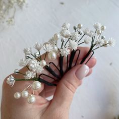 Babys breath hair pins with little gypsophila flowersand pearls is perfect bridal headpiece for your rustic wedding.Such beautiful wedding hair piece looks great on your wedding day and other ocassion.This pearl hair piece is ideal for bride hairstyle as a veil alternative.This wedding hair pins set consists of 5 hair pinsbobby pins. You can always make a custom order for any number of floral hair pins, just send me a message.Please note, this wedding hair pins is not factory. All babys breath f Hair Pins Flower, Wedding Hair Baby Breath, Wedding Hair Ornaments, Shrek Wedding, Veil Alternative, Hair Ornaments Wedding, Shiny Makeup, Pearl Hair Piece, Abbey Wedding