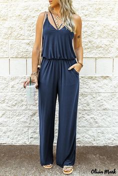 Stylish Jumpsuit, Jumpsuit Blue, Black Spaghetti Strap, Green Jumpsuit, Jumpsuits And Romper, Style Upgrade, Jumpsuit Fashion, Sleeveless Jumpsuits, Wide Legs