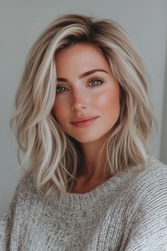 Click for More ➡️ | Save for Later ❤️  This lob with a deep side part brings volume to one side, perfect for fine hair. Pearl blonde tones add an elegant shimmer, brightening the overall style. (Side-Parted Lob with Pearl Blonde - Hairstyles For Older Women With Fine Hair) Blonde Hair W Dimension, Medium Hairstyle Women Shoulder Length, Fine Hair Lob, Side Part Medium Length Hair, Hairstyle For Fine Hair, Medium Hairstyles For Women, Youthful Hairstyles, Medium Length Blonde Hair