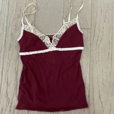 Authentic Hollister Cotton Lace Tank Cami Tank. New With Tag. Size X Small. Very Rare. I Purchased This In The Early To Mid 2000s, Y2k Era. It Has Never Been Worn. I Just Found A Lot Of My Old Vintage Hollister And Abercrombie Items From That Era In My Storage Unit, Check Out My Other Listings If You're Interested In Brand New With Tag Unworn Vintage Hollister And Abercrombie From The 2000s. They Were Purchased From 2001-2007 Mostly. New With Tag Vintage Hollister, Hollister Tank Tops, Y2k Era, The 2000s, Long Sleeve Blouse Pattern, Vintage Beaded Dress, Old Vintage, 2000s Fashion, Lace Tank