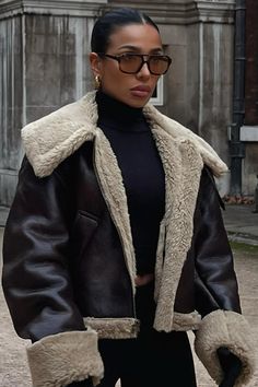 Leather Sherpa Jacket, Winter Mode Outfits, Sherpa Lined Jacket, Leather Jacket Outfits, Sherpa Jacket, Brown Jacket, Mode Inspo, Fall Collection, Line Jackets