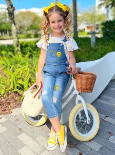 kids outfits Smiley Print, Kindergarten Outfit, Kids Outfits Daughters, Old Outfits, Kids Fashion Clothes, Smiley Faces, Fun Loving