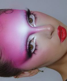 greta.mikki Setting Powder Makeup, Funky Makeup, Face Art Makeup, Edgy Makeup, Lip Lacquer, Creative Makeup Looks