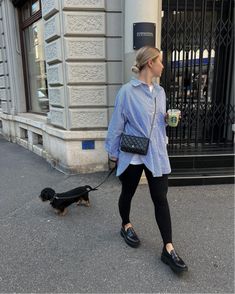 Madden Loafers Outfit, Flat Form Loafers Outfit, Loafers For Women Outfit Street Styles, Chunky Loafers Outfit Style Summer, Style Platform Loafers Women, Loafer Work Outfits Women Summer, Legging And Loafer Outfit, Loafer Teacher Outfit, Work Outfits With Platform Loafers