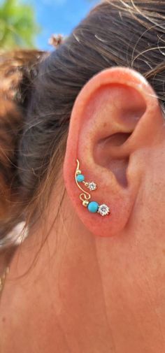 Handcrafted Ear climber made with 14k gold-filled wire ,2 cubic zirconia 4mm &3mm quality 5A and a blue jasper gemstone. hypoallergenic and nickel free. Blue Jasper, Ear Climber, Ormond Beach, Ear Climbers, Ear Jacket, Jasper Gemstone, Gold Filled, Cubic Zirconia, Etsy Accessories