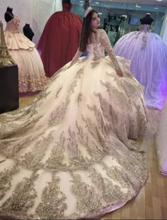 Gold Quinceanera Theme, Quince Colors, Beauty And The Beast Quince, Debut Dresses, Quinceanera Planning