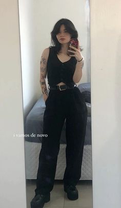 Low Key Party Outfit, Going Out Outfits Tomboy, Gothic Outfits Casual Summer, Outfits For Tall People, Gemini Clothes Style, Minimalist Black Outfit, Modest Alternative Outfits, Elegant Alternative Outfit, Grunge Date Night Outfit