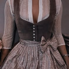 Fair Outfits, Old Fashion Dresses, Fantasy Dresses