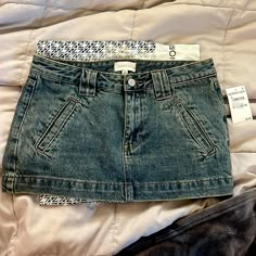 Tags Still On. Super Cute Little Mini Skirt! Perfect For Going Out Or A Nice Family Event! Skirts Coquette, Vintage Mini Skirts, Denim Micro Mini Skirt, Nice Family, Mini Jean Skirt, Vintage Denim Skirt, Digital Wardrobe, Outfit Boards, Thrift Inspo