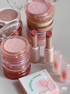 Xiaohongshu Aesthetic, Expensive Makeup Brands, Cute Cosmetics, Expensive Makeup, Blush Lipstick